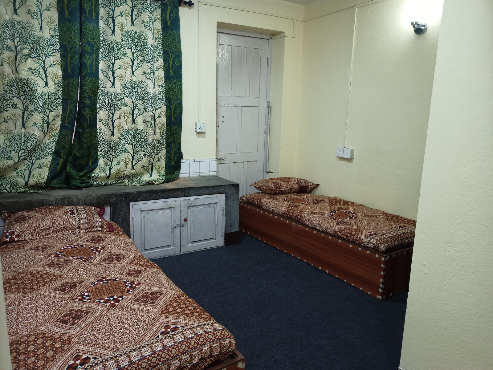 Mid Town Boys Hostel 
